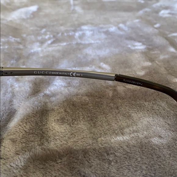 Gucci • Unisex Round Sunglasses - Picture 6 of 8